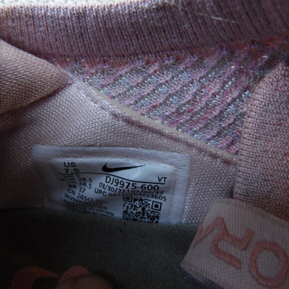 NIKE VAPORMAX WOMENS SIZE 7.5 OR 7 1/2 TRAINING RUNNING SHOES - Picture 4 of 16